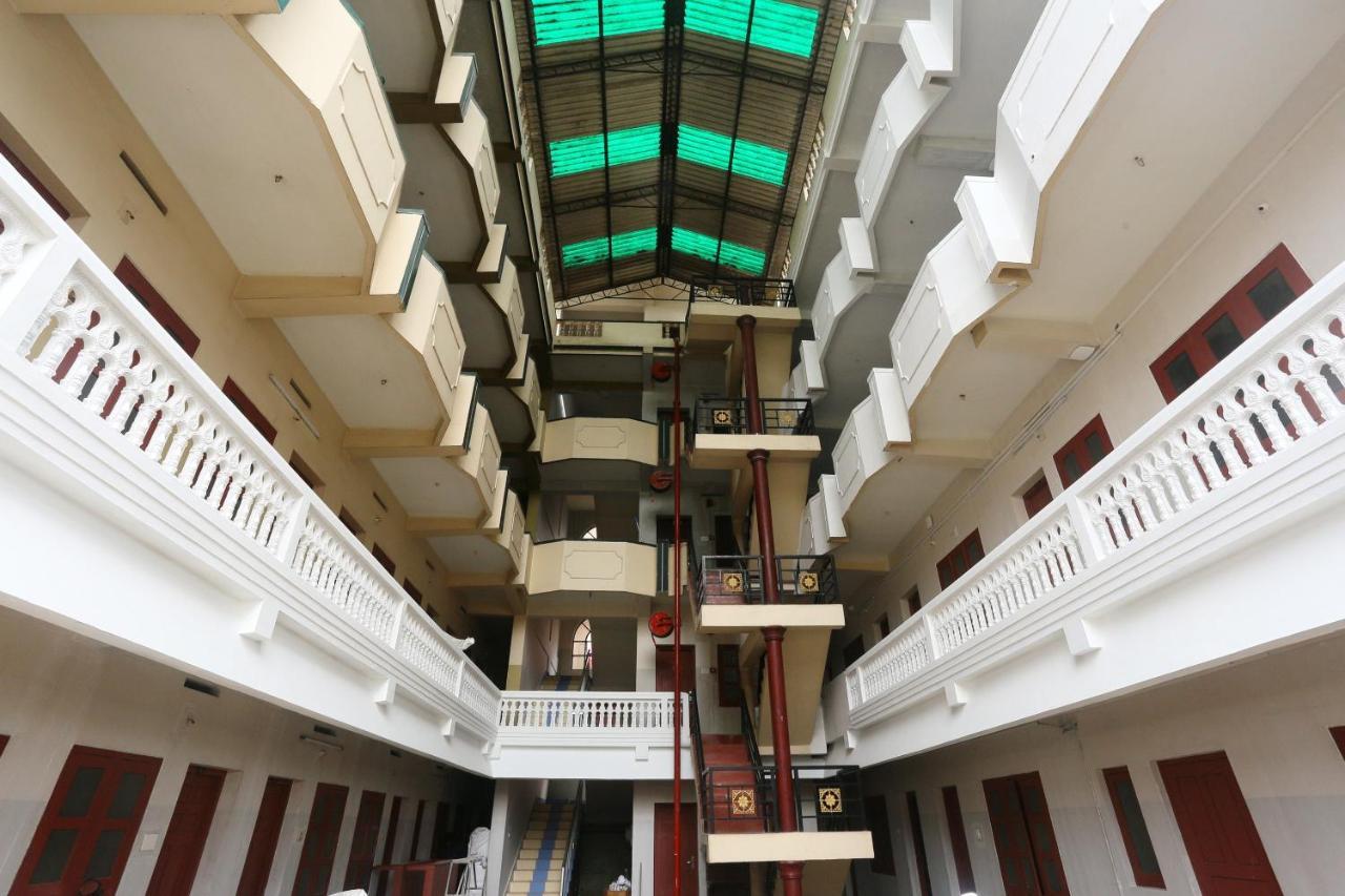 Oyo Flagship Kaveri Tourist Home Ґуруваюр Екстер'єр фото
